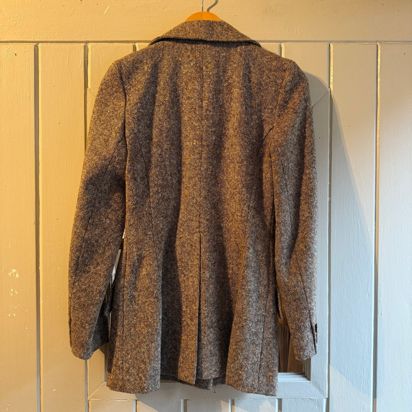 1970s Beige Peak Lapels Tweed Blazer Jacket