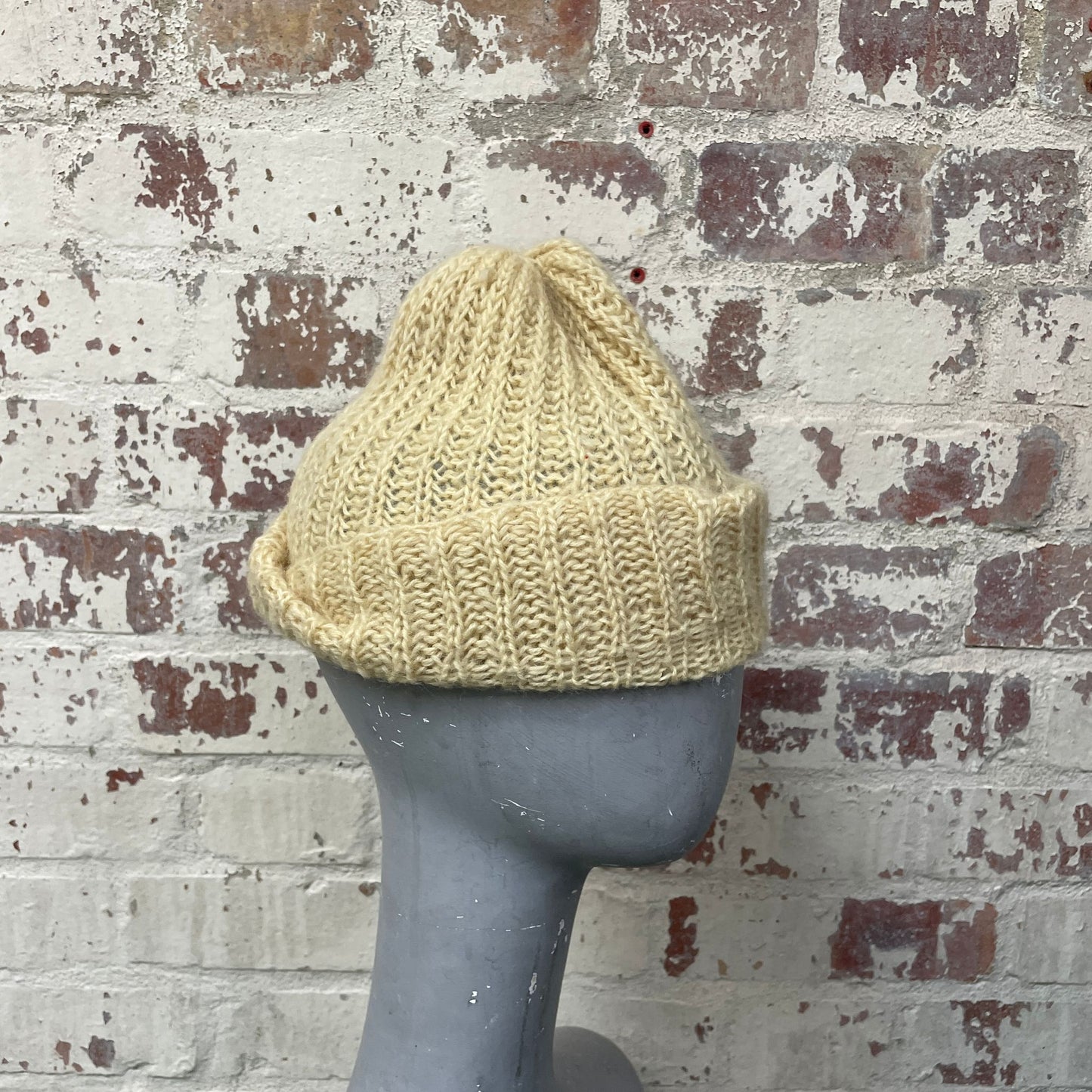 Vintage 1970s 1980s Cream Wool Knitted Beanie Hat
