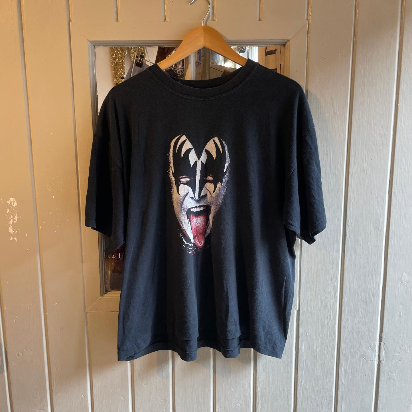 2000s Black Kiss band Graphic T-Shirt