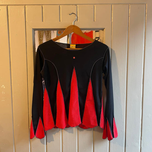 2000s Y2K Long Sleeve Black Graphic Top