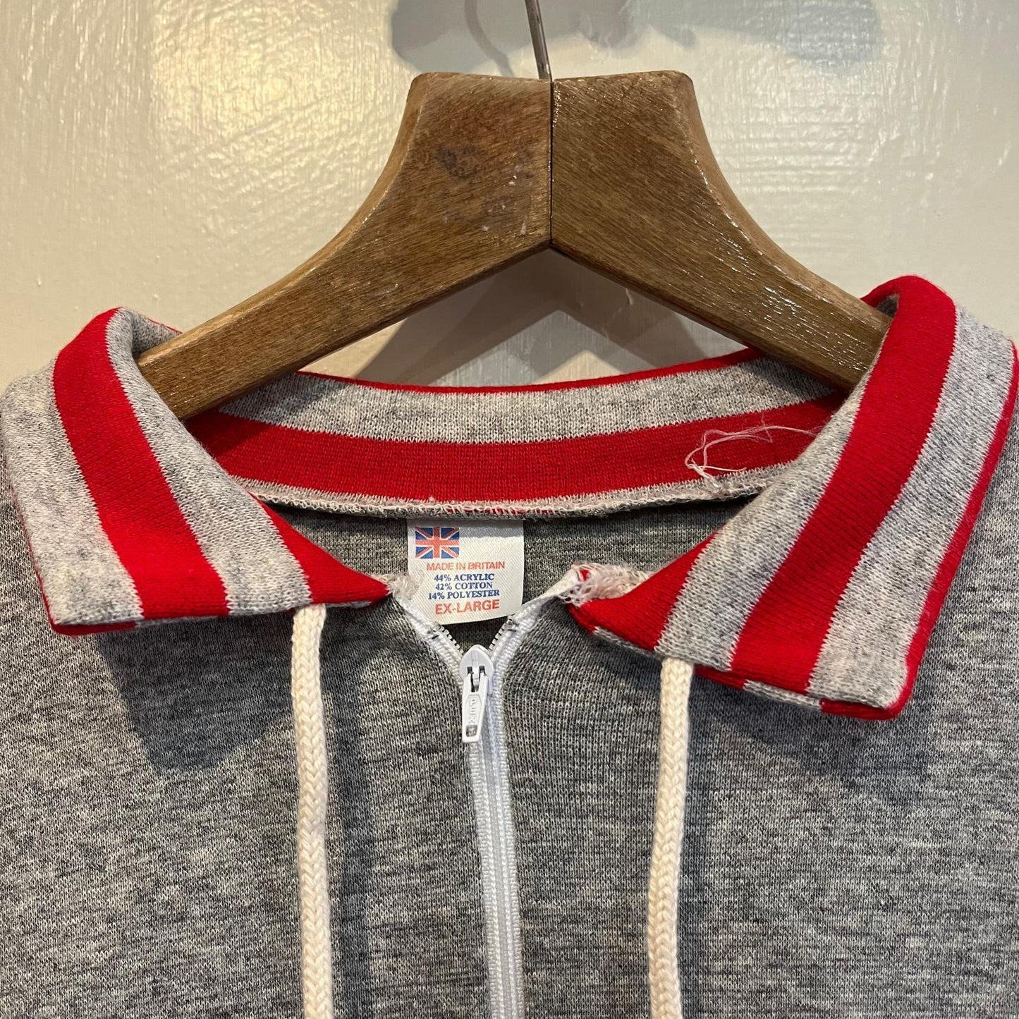1980s Grey Red Striped Bat Wing Zip Sweatshirt Jumper