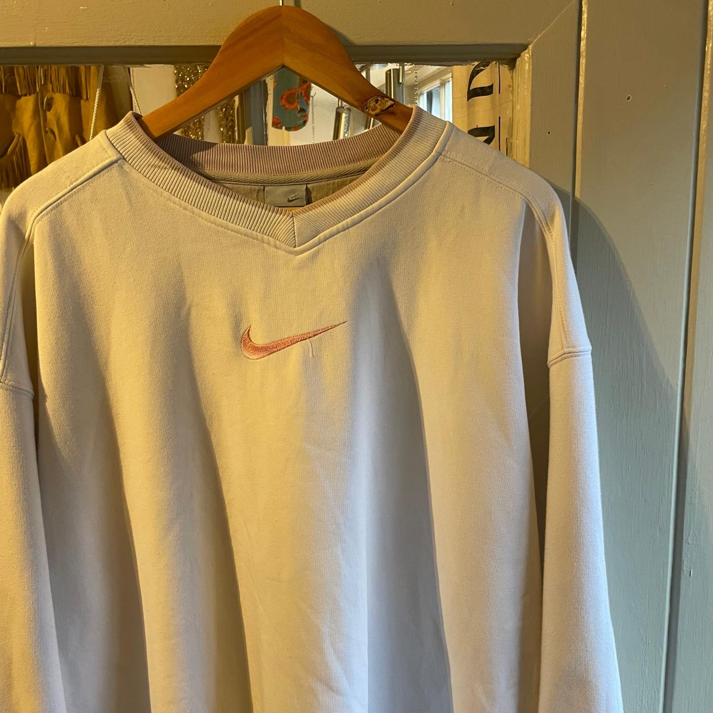 2000s White Nike Sweatshirt Jumper