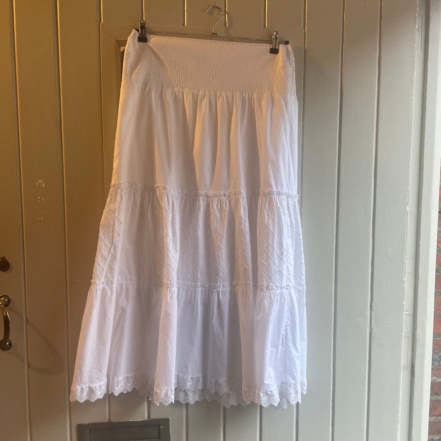 2000s Y2K White Tiered Maxi Skirt