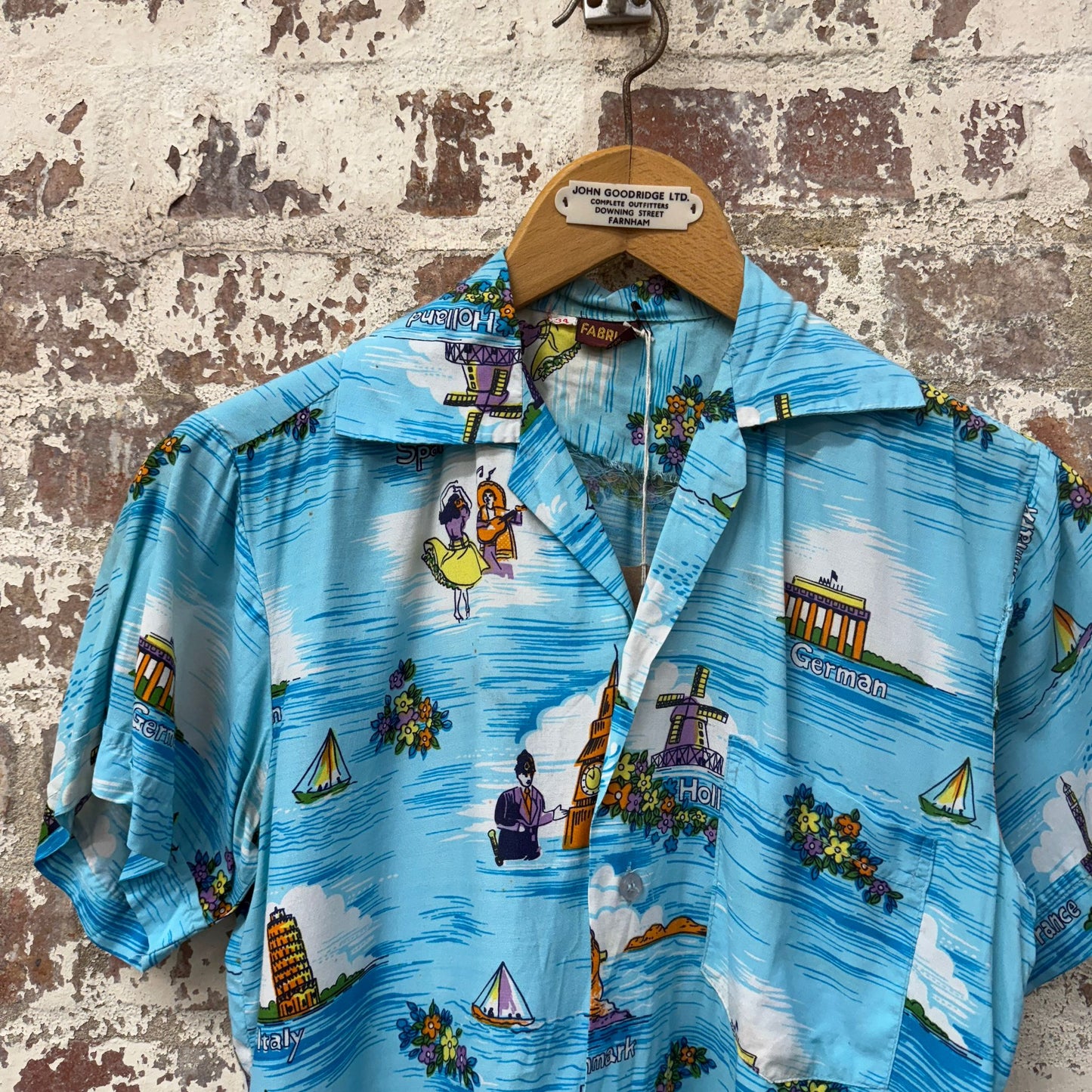 1970s Blue Hawaii Graphic Button Shirt