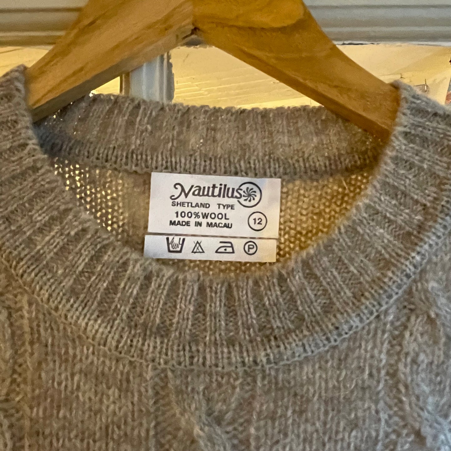 1980s Beige Dead Stock Wool Cable Knitted jUmper