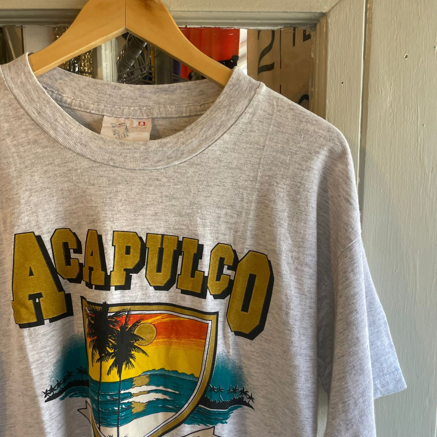 Vintage 90s Acapulco Graphic T-shirt