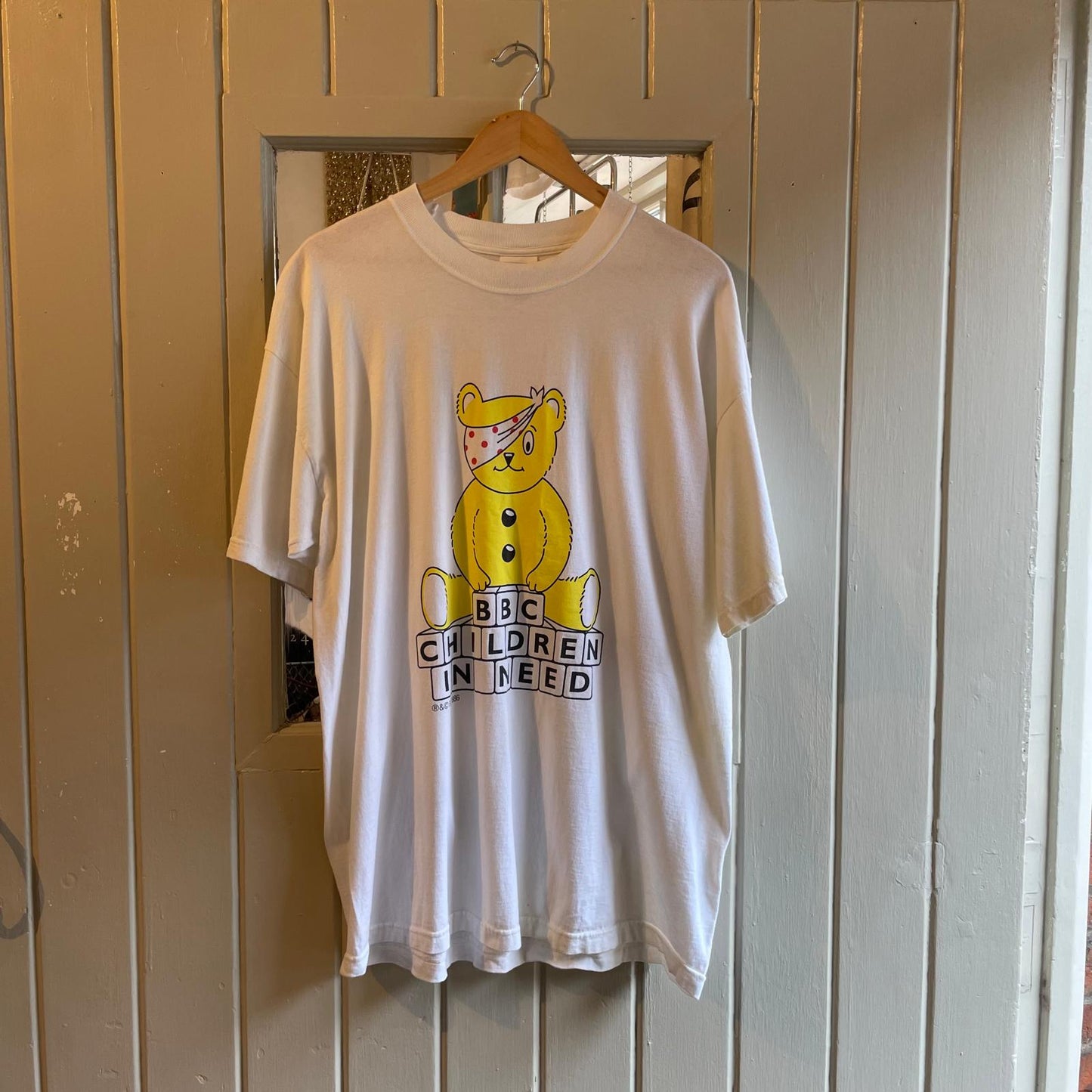1990s White 'Children in Need' Graphic T-shirt