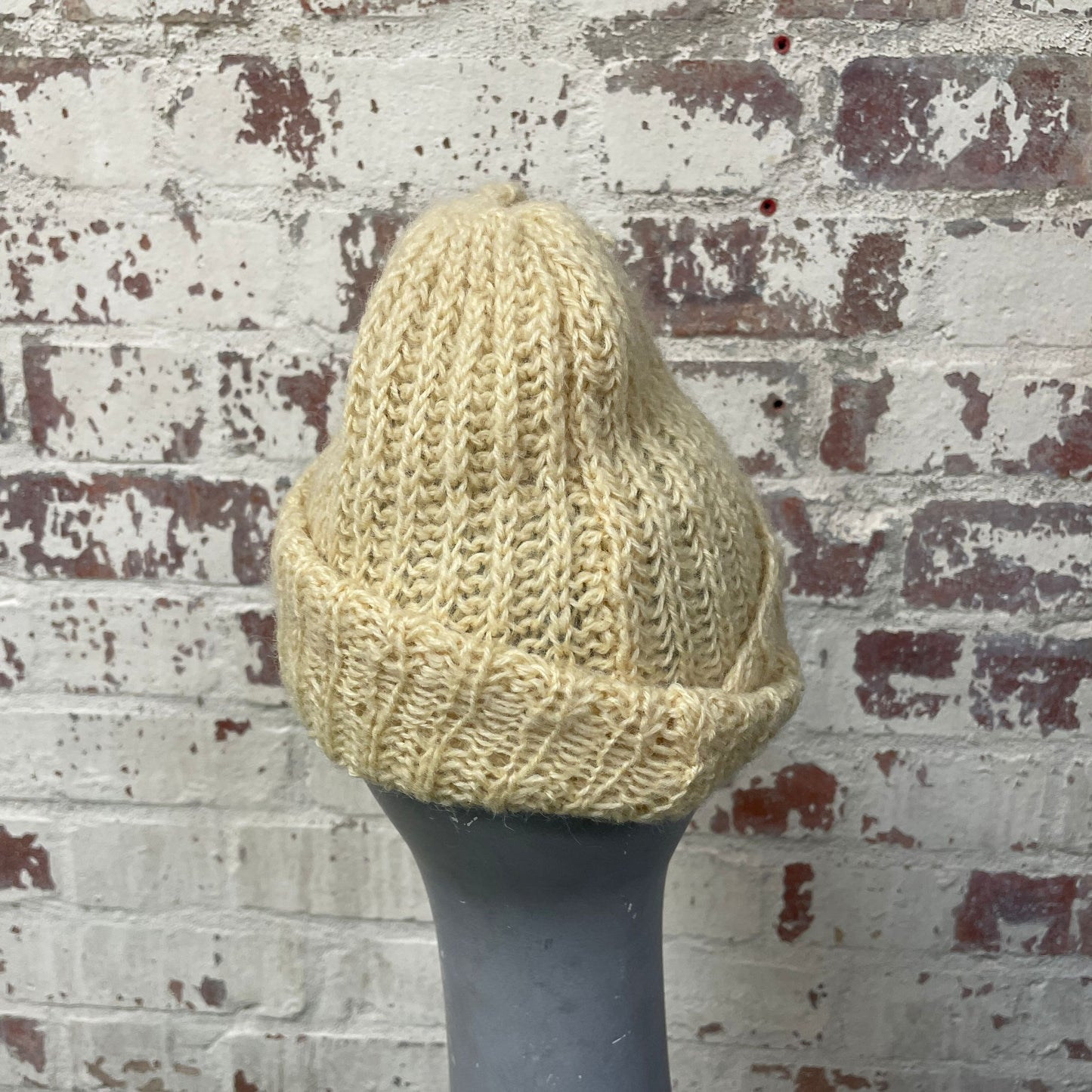 Vintage 1970s 1980s Cream Wool Knitted Beanie Hat