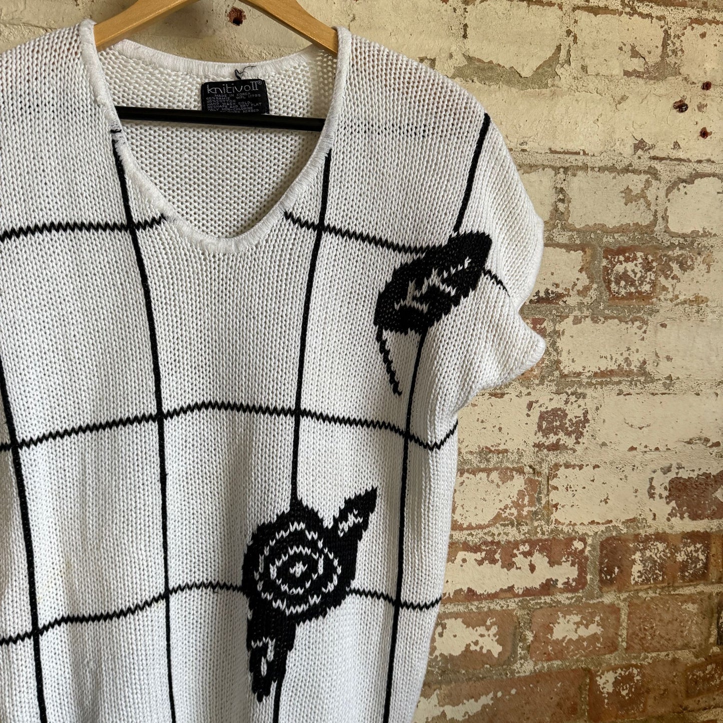 1980s White Knitted Short Sleeve Snail Sweater