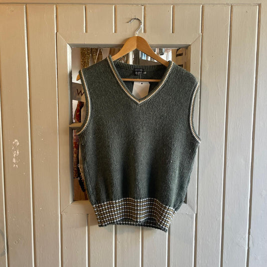 1970s Dark Green Knitted Tank Top Sweater Vest