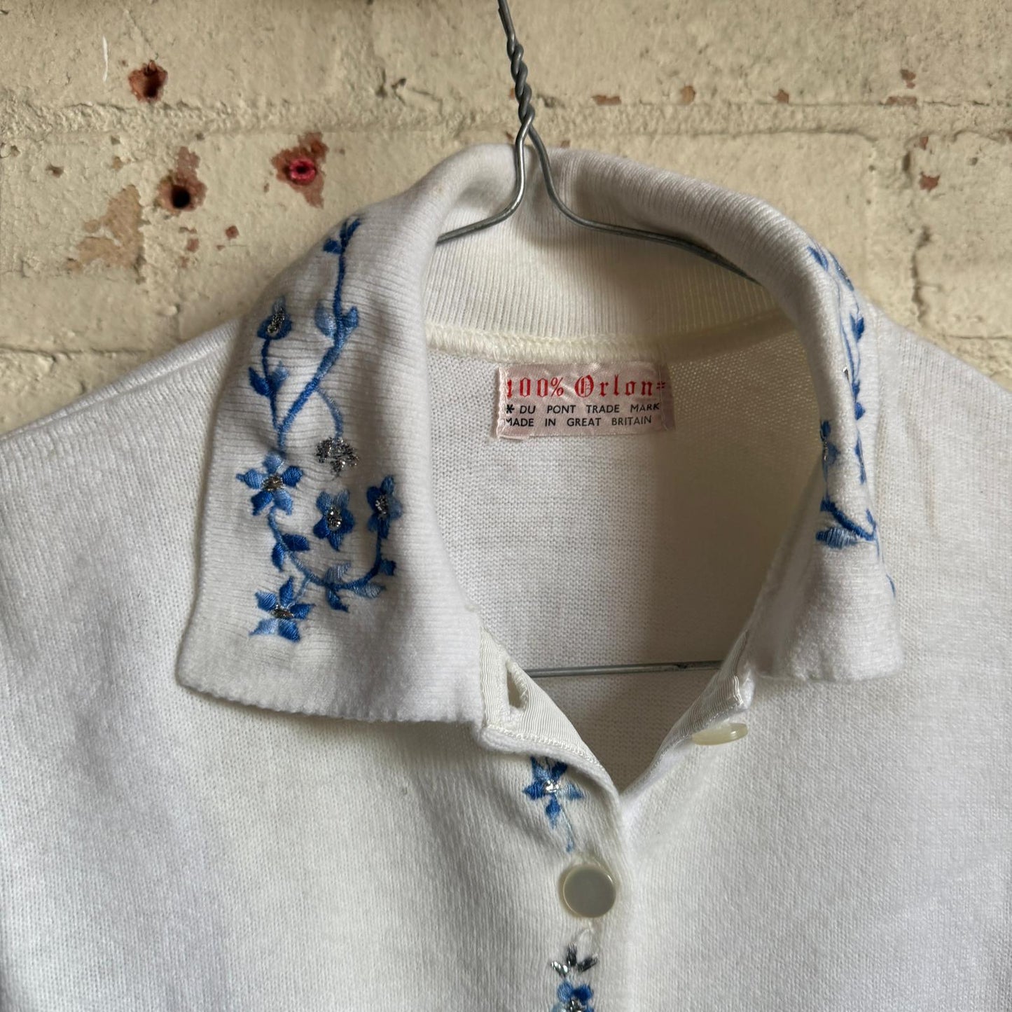 1960s White Wool Flower Knitted Collar Cardigan