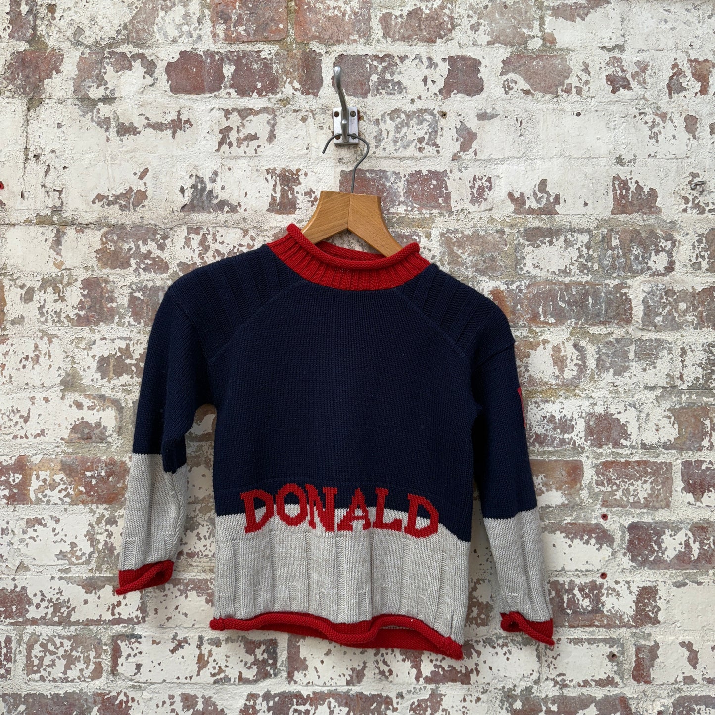 1990s Navy Knitted Disney Donald Jumper