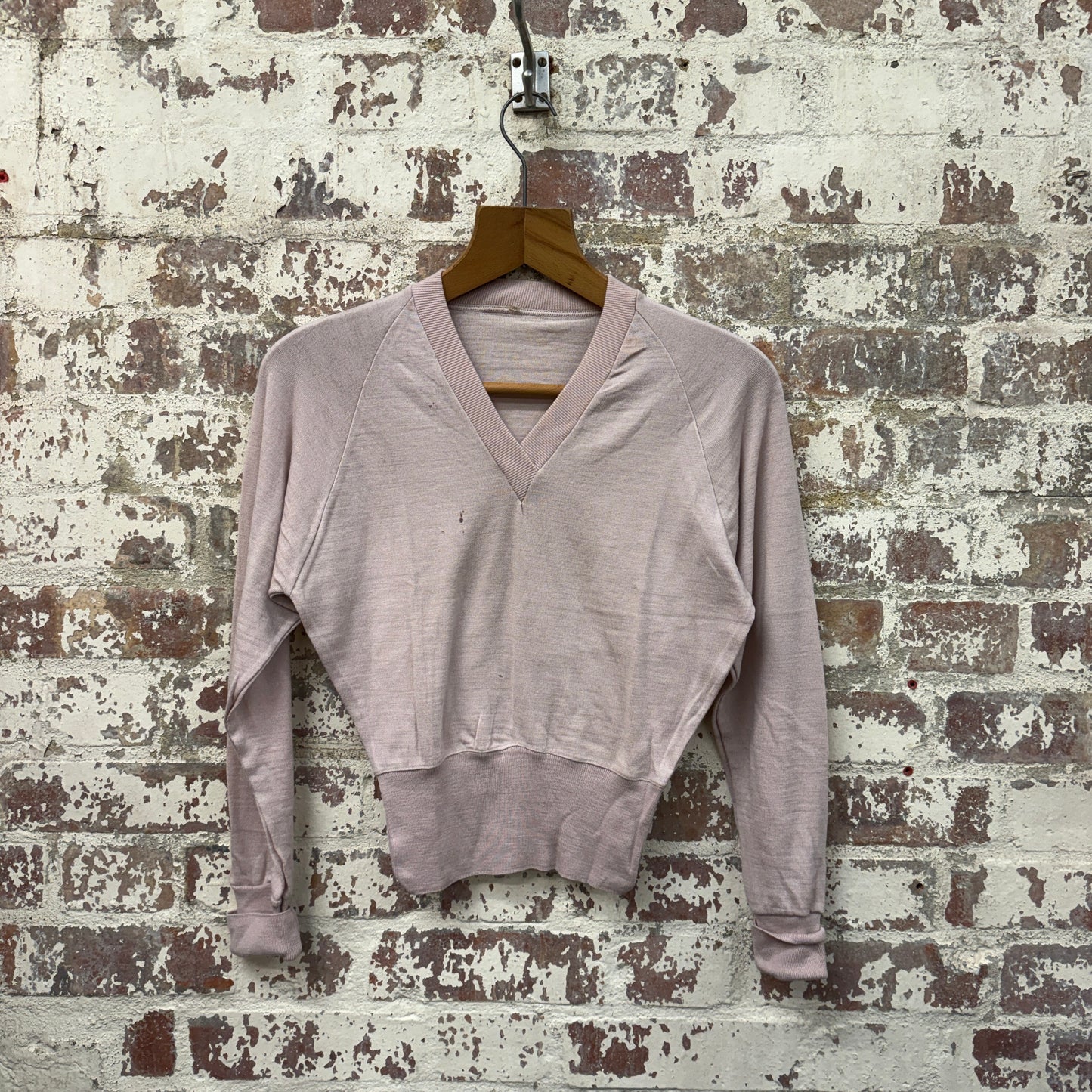 1940s 1950s Beige Knitted V-Neck Top