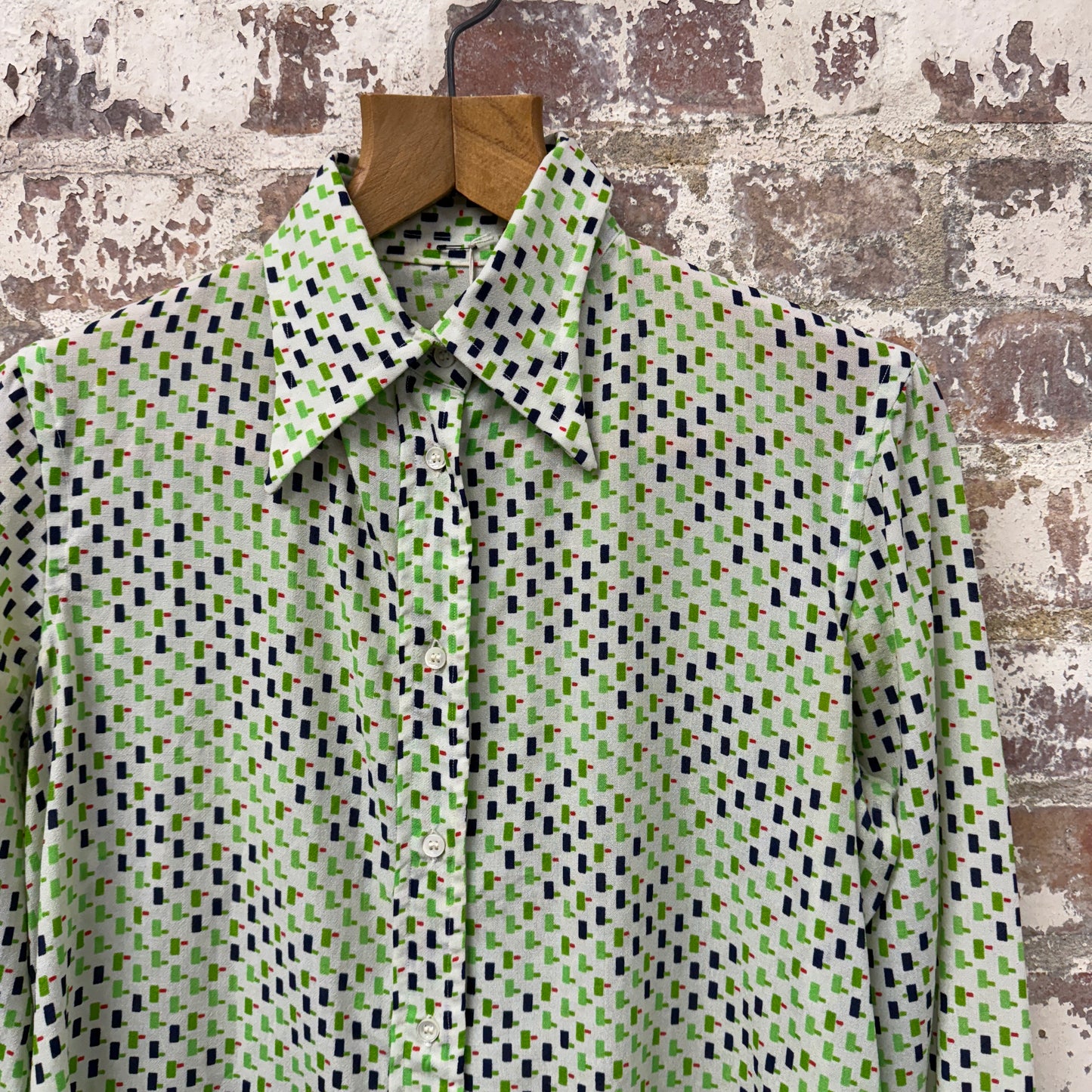 1970s White Patterned Dagger Collar Button Shirt
