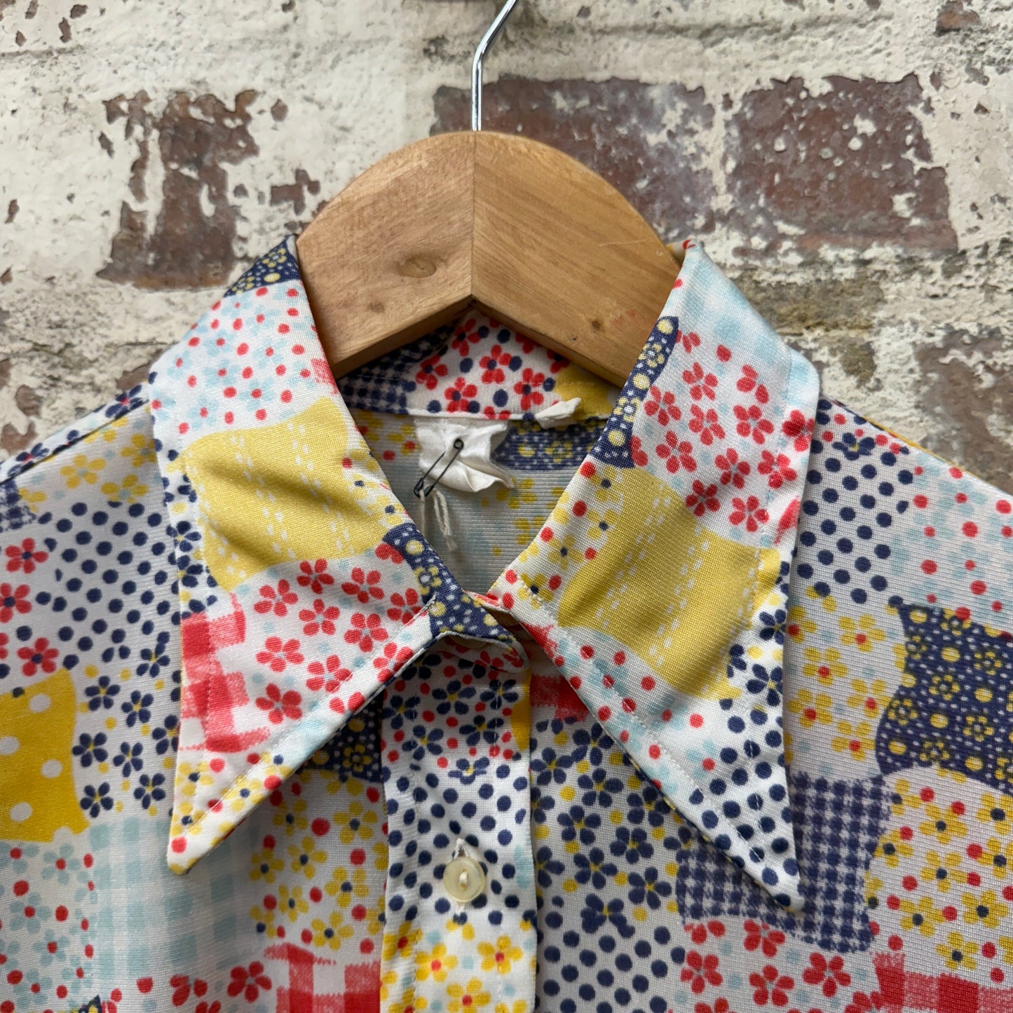 1970s Patterned Button Up Dagger Shirt