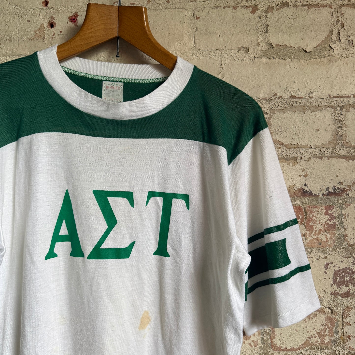 1970s White and Green Sports Graphic T-Shirt