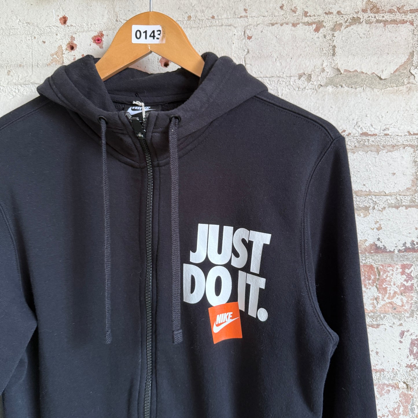 2000s Black Nike Graphic Zip Up Hoodie