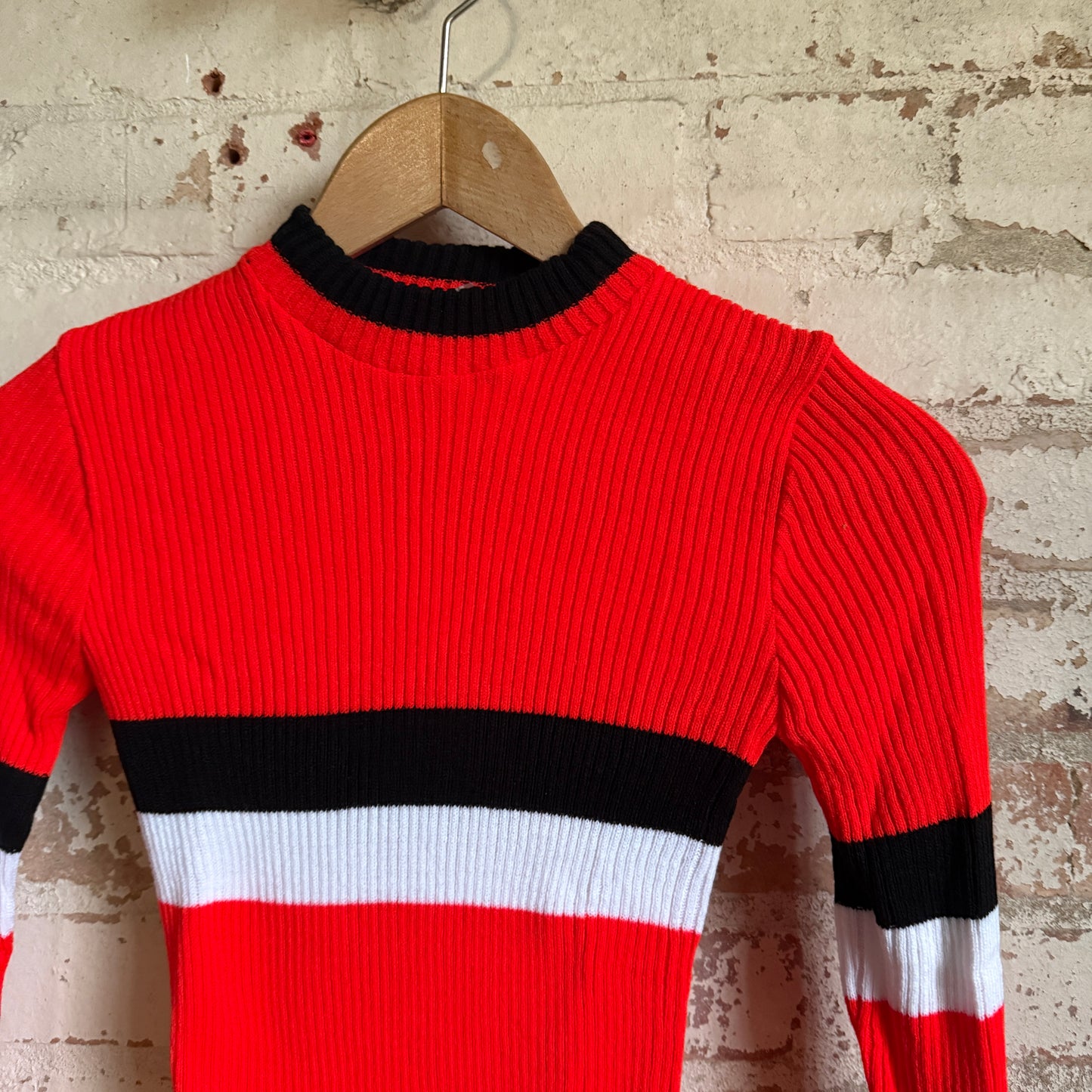 1970s Red Knitted Long Sleeve Top
