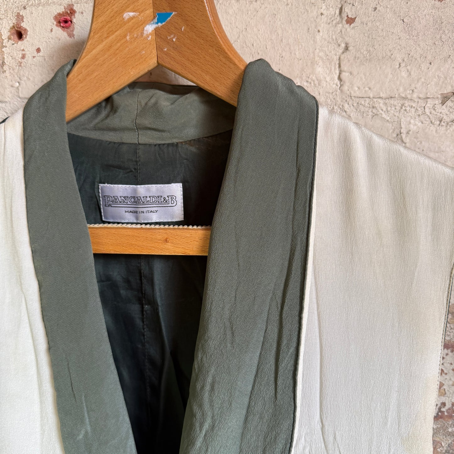 1970s White Shawl Collar Waistcoat