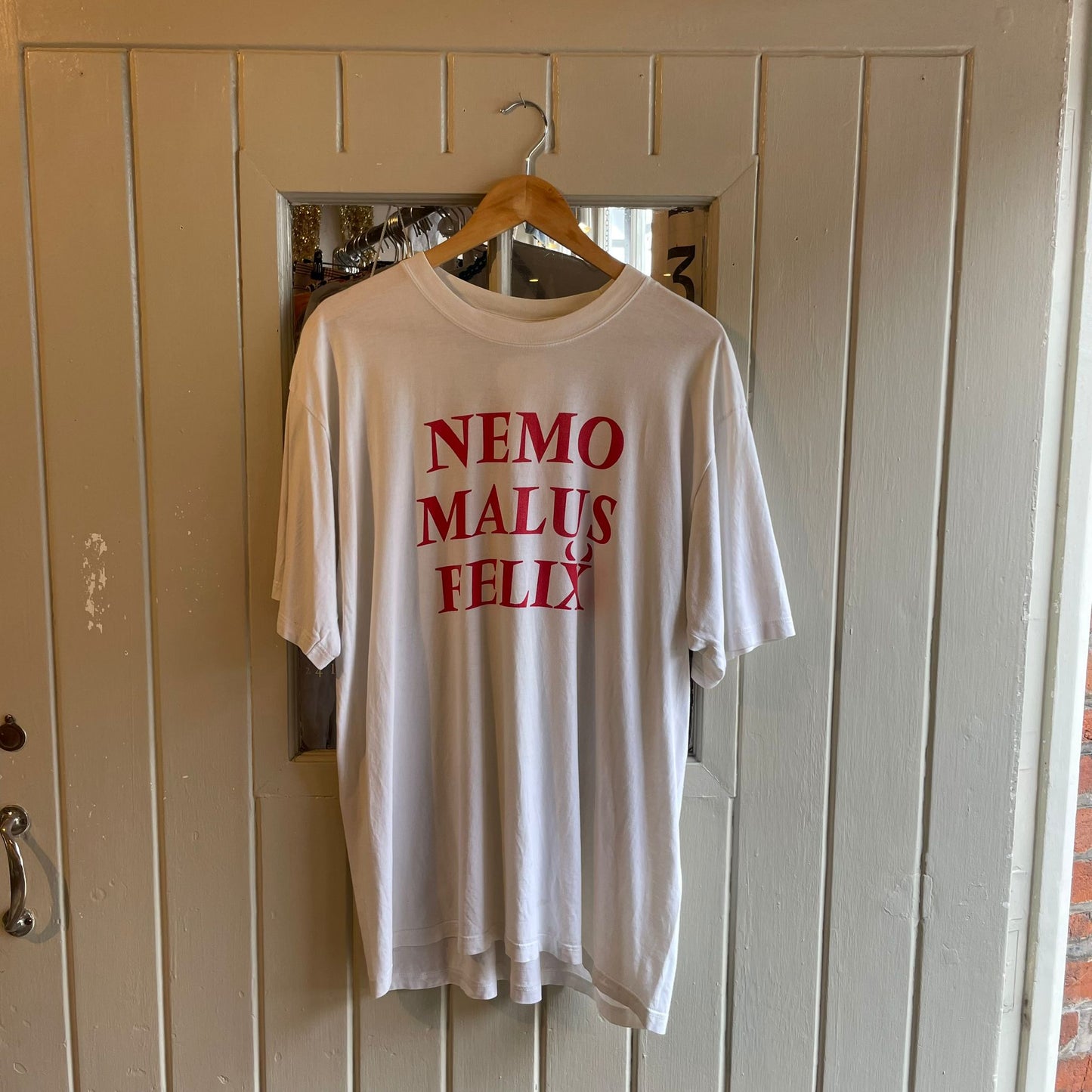 1990s Past Times Nemo Malus Felix T-shirt