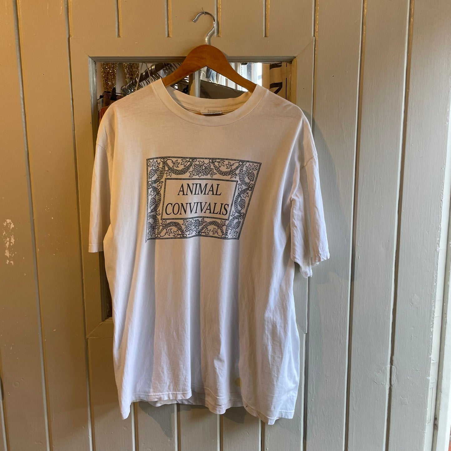 1990s White Past Times Animal Convivalis Graphic T-shirts